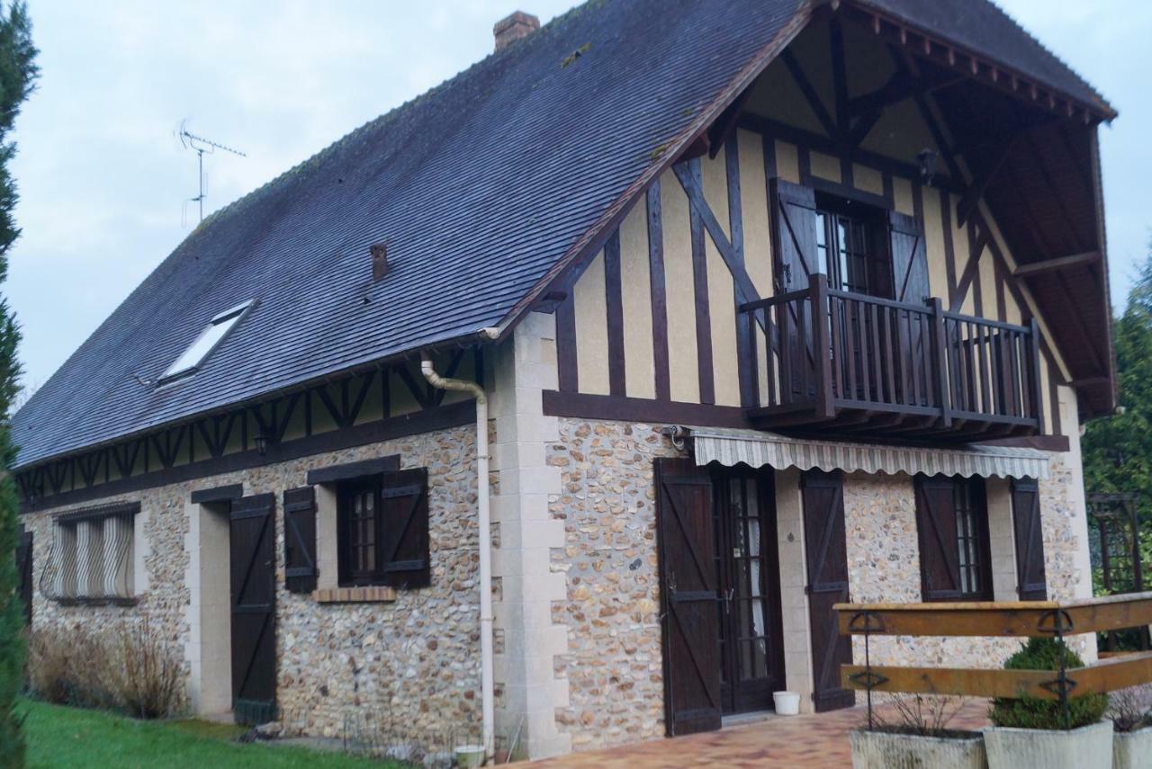 Maison Au Calme A La Campagne Saint-Pierre-de-Bailleul Eksteriør bilde